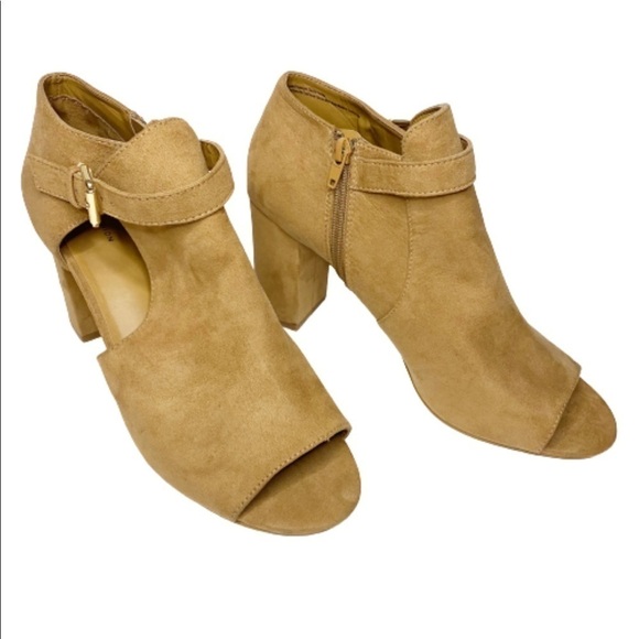 14th & Union Birkley Cutout Block Heel Booties - Picture 4 of 14